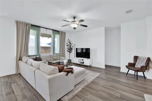 $2,100 | 1771 Gleasondale Place, Forney, TX 75126