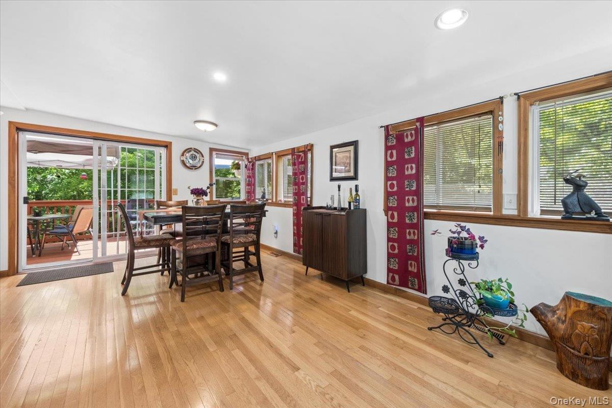 118 Hewitt Street Lake Peekskill, NY 10537 - Photo 9 of 48