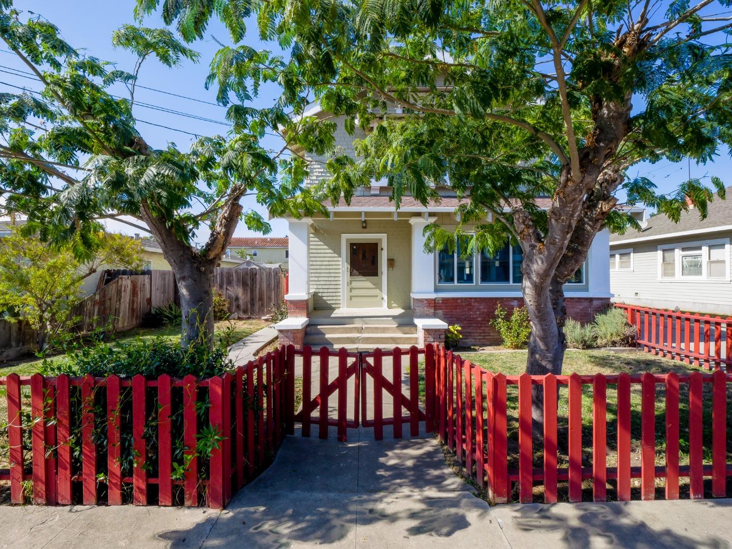 441 Center Street Watsonville, CA 95076 - Photo 3 of 42