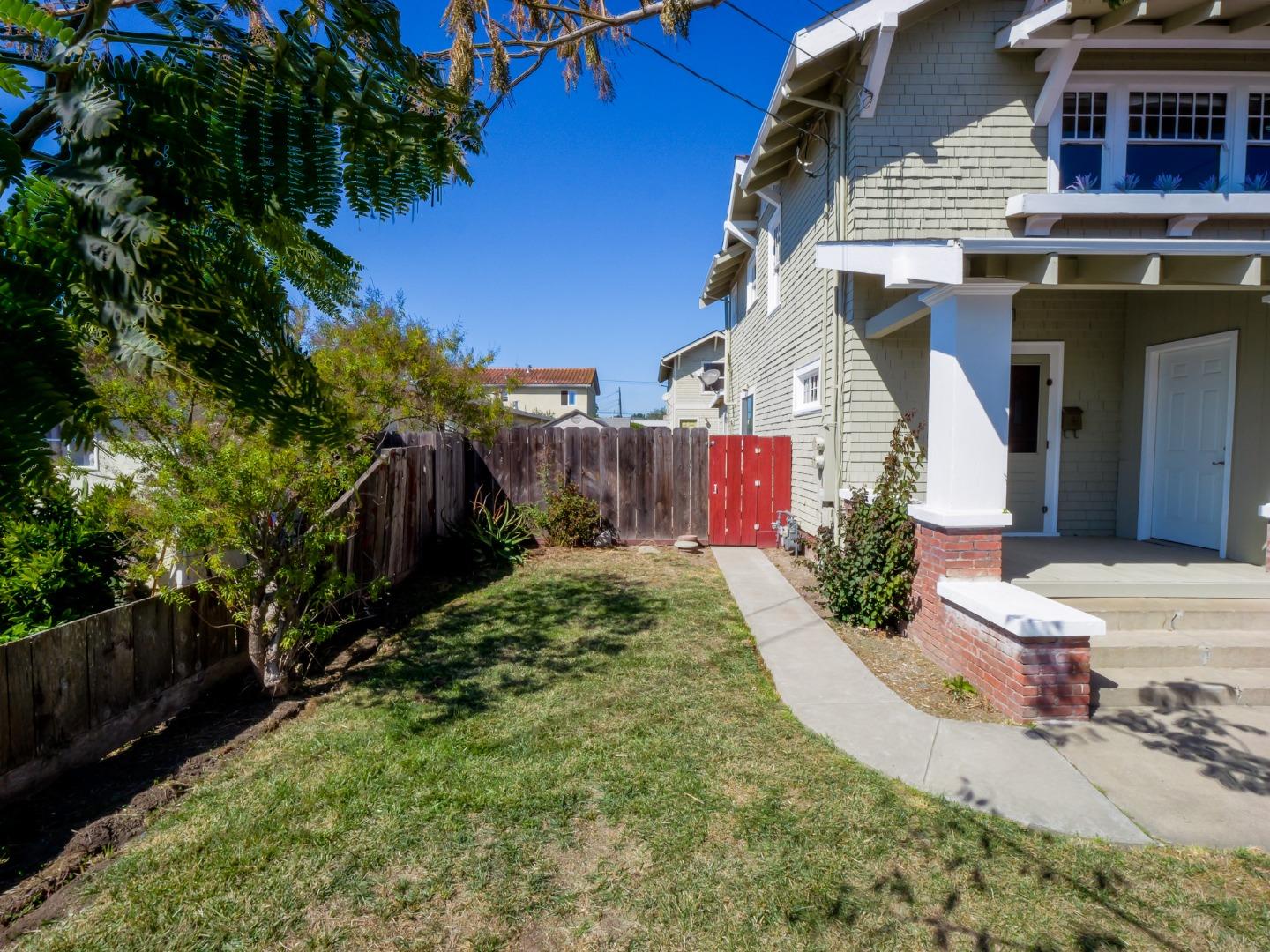 441 Center Street Watsonville, CA 95076 - Photo 5 of 42