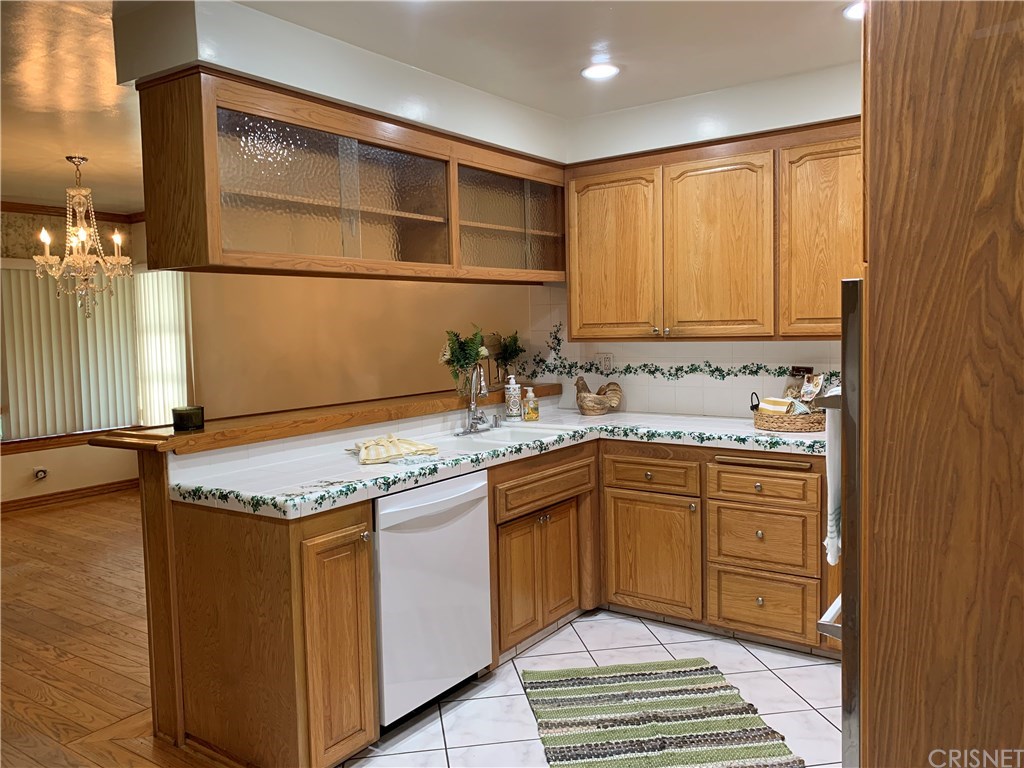 19446 Mayall Street Northridge, CA 91324 - Photo 11 of 32