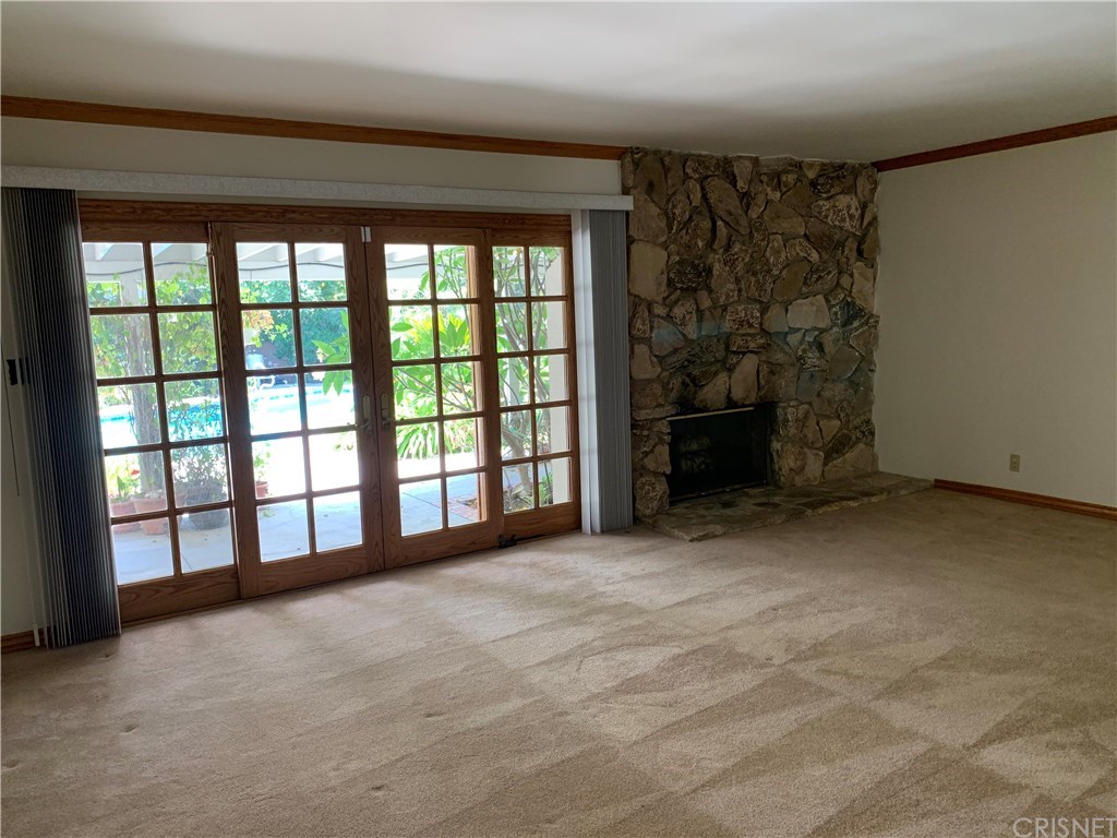 19446 Mayall Street Northridge, CA 91324 - Photo 4 of 32