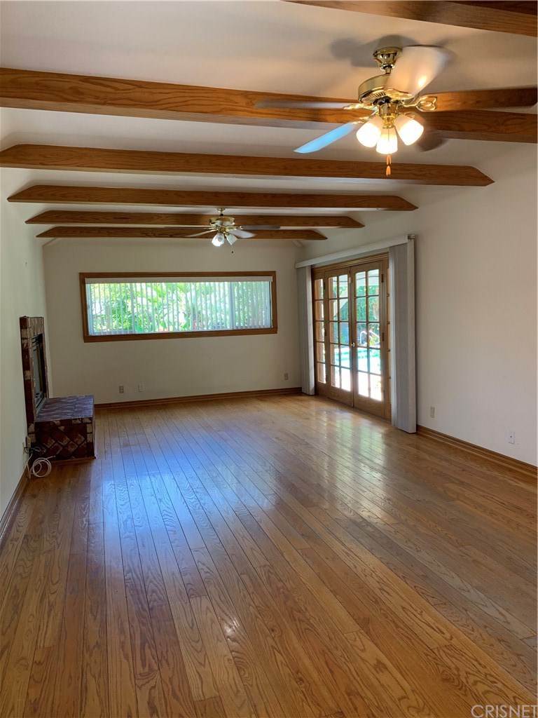 19446 Mayall Street Northridge, CA 91324 - Photo 6 of 32