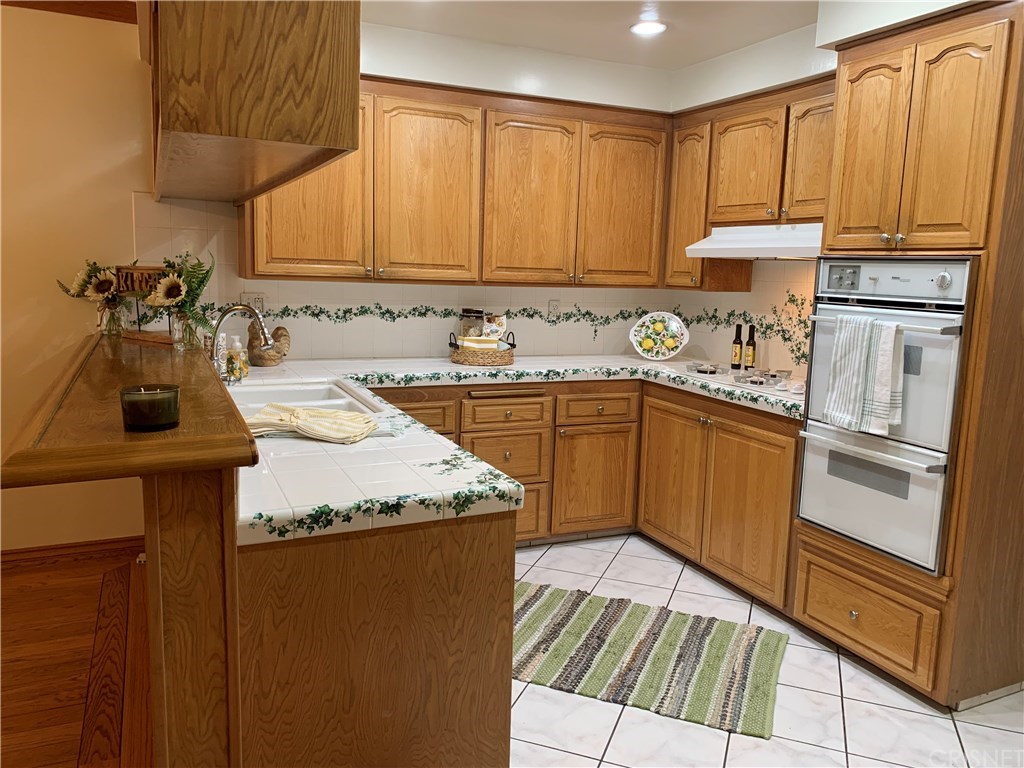 19446 Mayall Street Northridge, CA 91324 - Photo 8 of 32