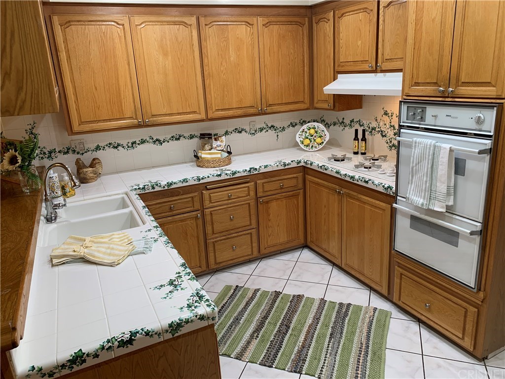 19446 Mayall Street Northridge, CA 91324 - Photo 10 of 32