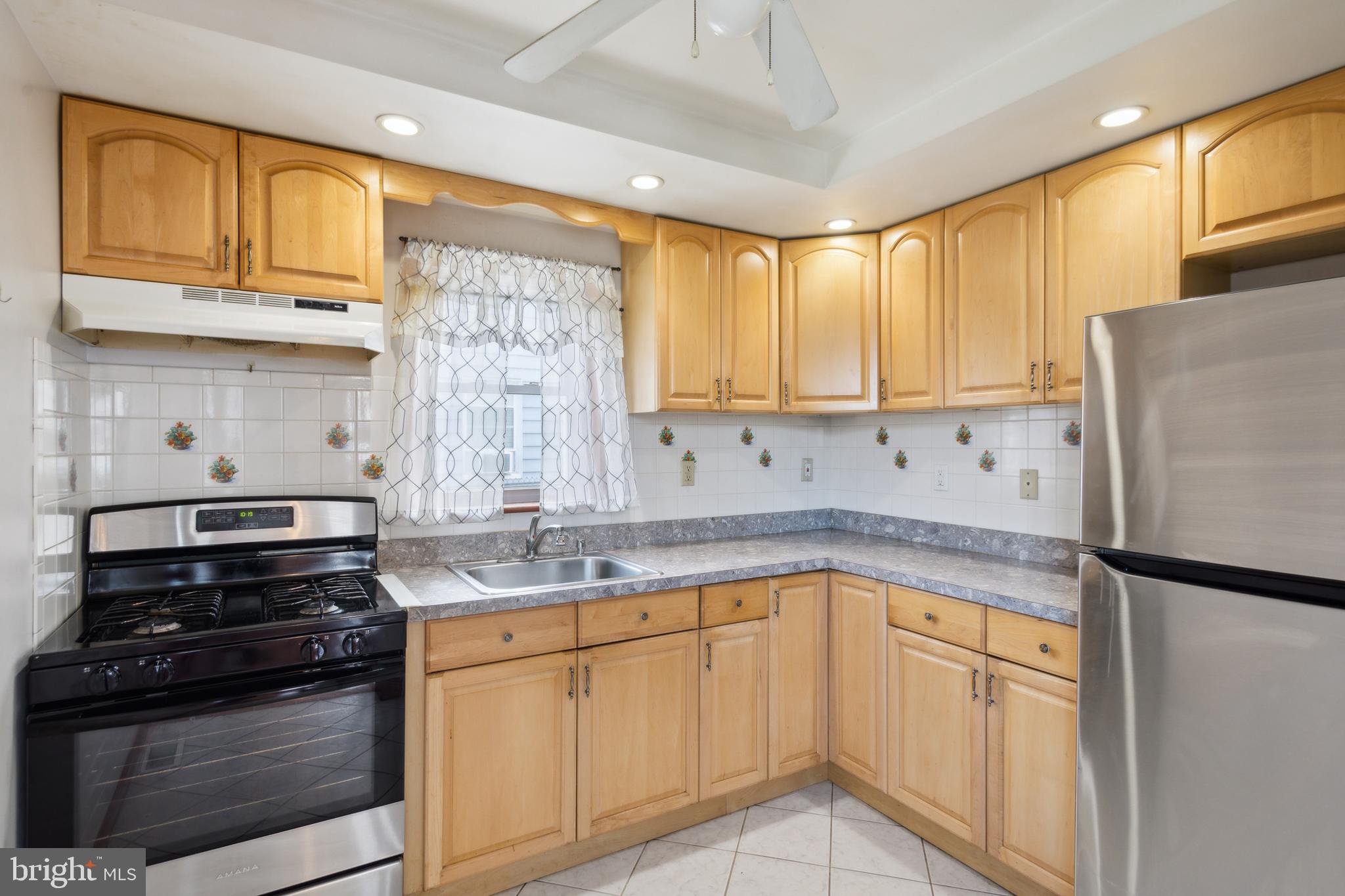 808 Bordentown Road Burlington, NJ 08016 - Photo 3 of 25 Kitchen