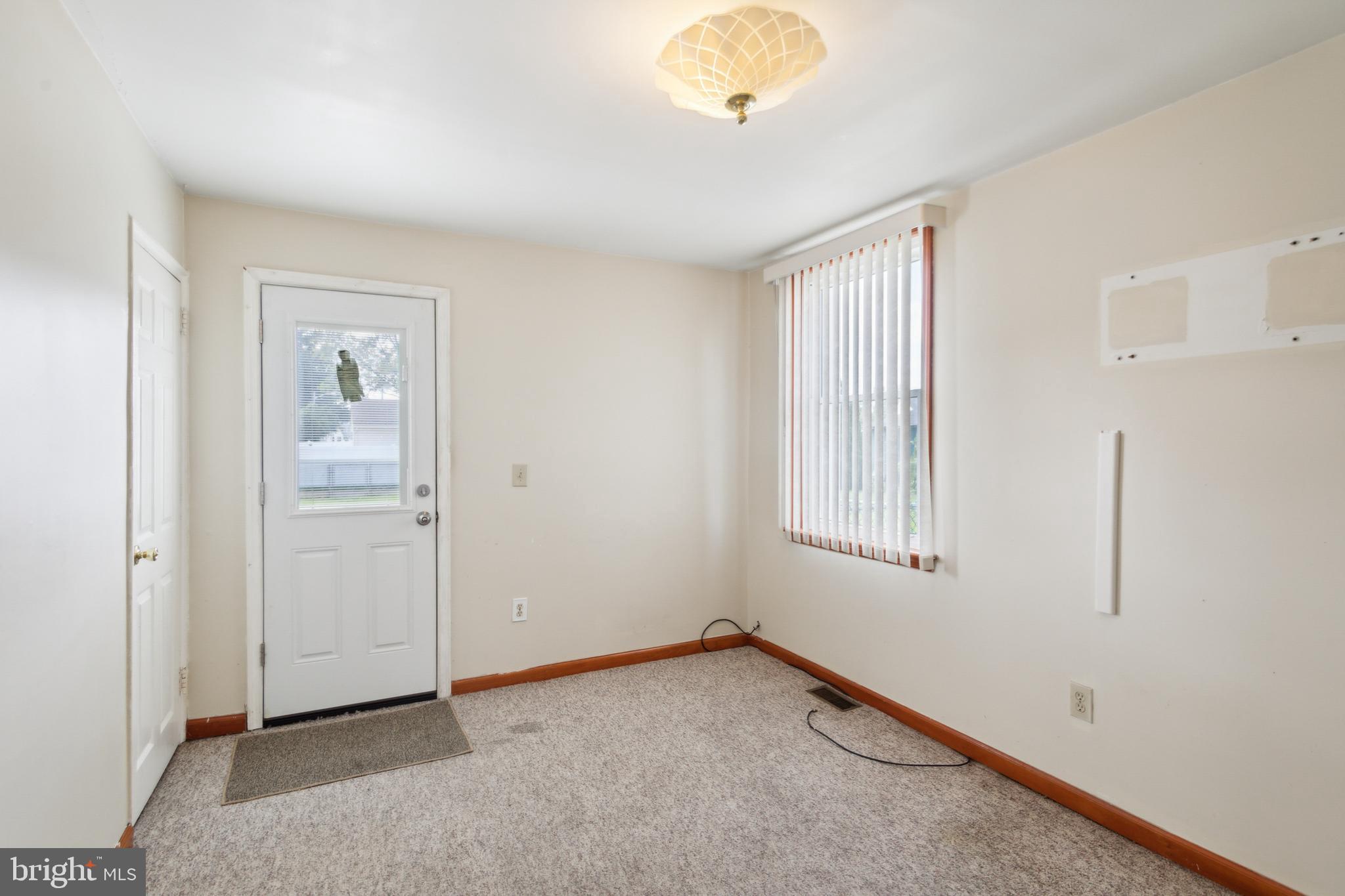 808 Bordentown Road Burlington, NJ 08016 - Photo 7 of 25 First Floor Bedroom