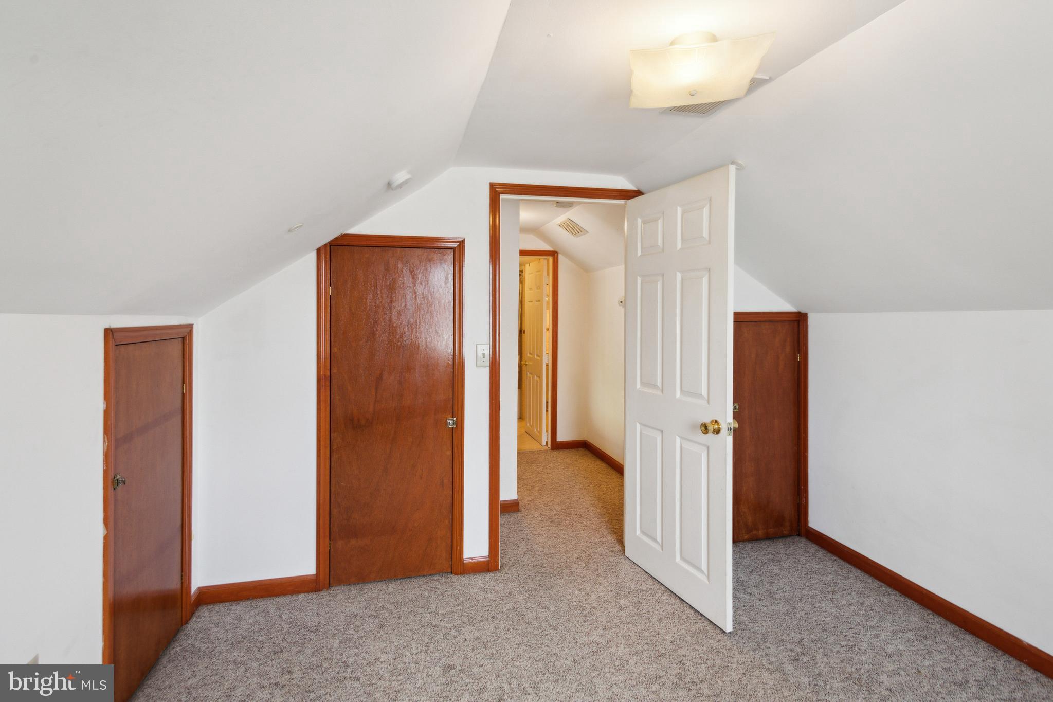 808 Bordentown Road Burlington, NJ 08016 - Photo 10 of 25 2nd Floor Bedroom