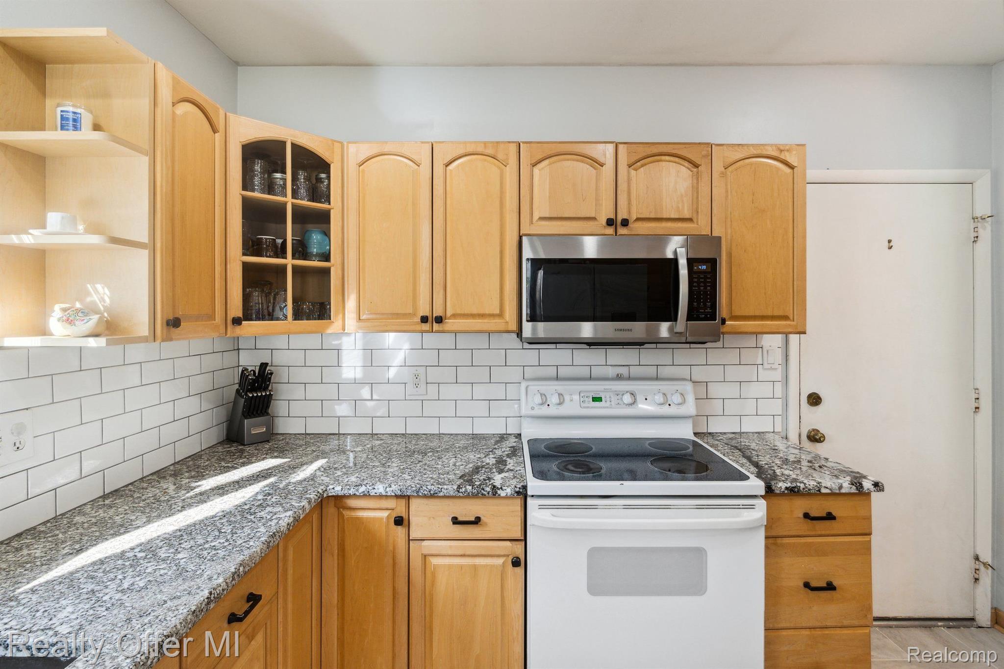 41733 Hanford Road Canton, MI 48187 - Photo 19 of 26