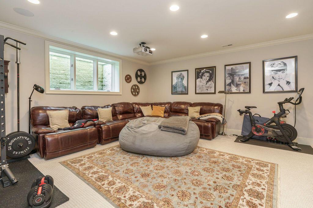 2462 Lane Road Columbus, OH 43220 - Photo 51 of 80 Recreation Room