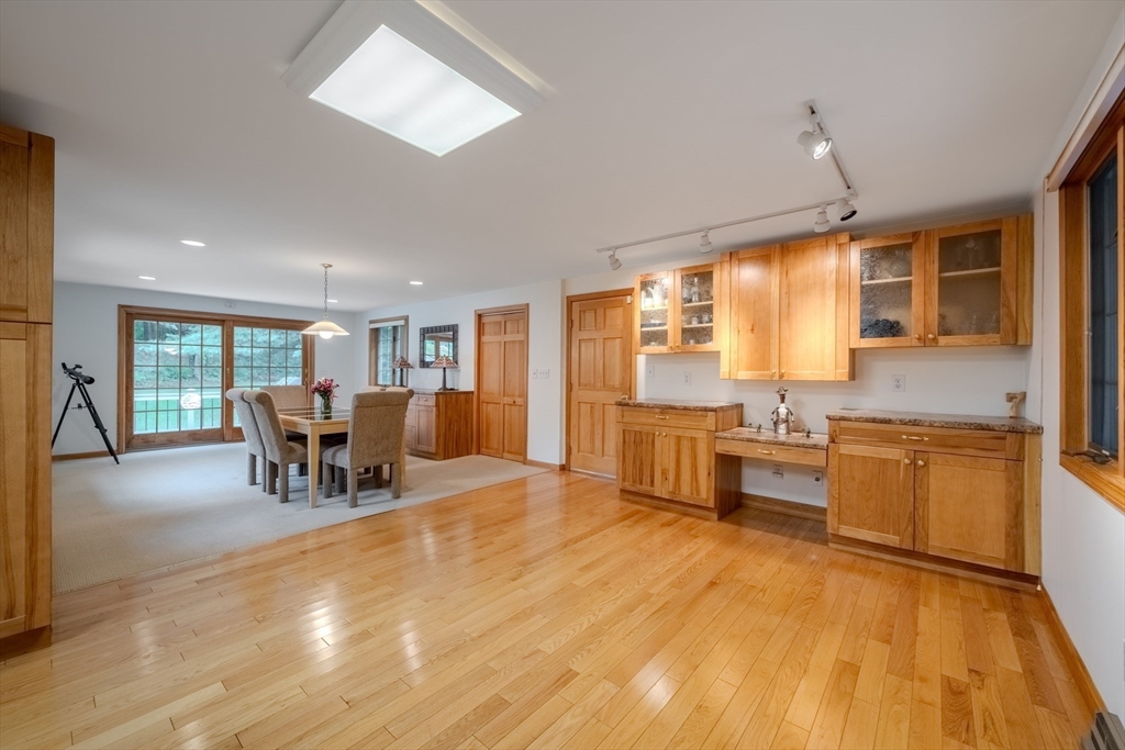 7 Percheron Road Chelmsford, MA 01824 - Photo 3 of 42 Gallery Image 3