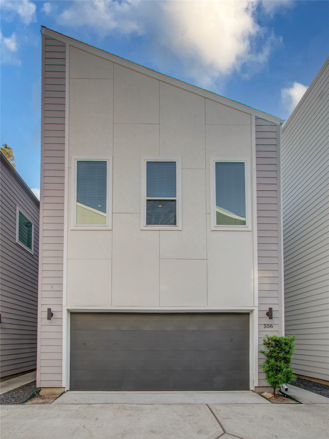 556 Janisch Road Houston, TX 77018 - Photo 1 of 29