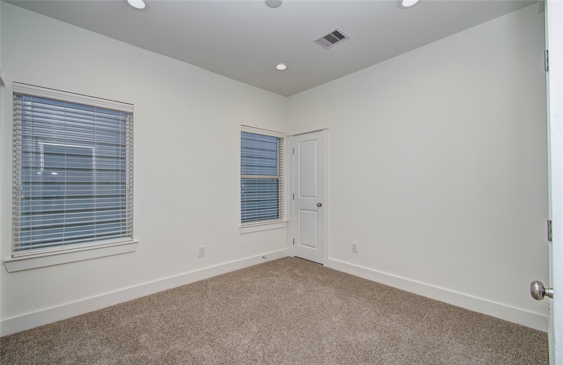 556 Janisch Road Houston, TX 77018 - Photo 17 of 29 a view of empty room