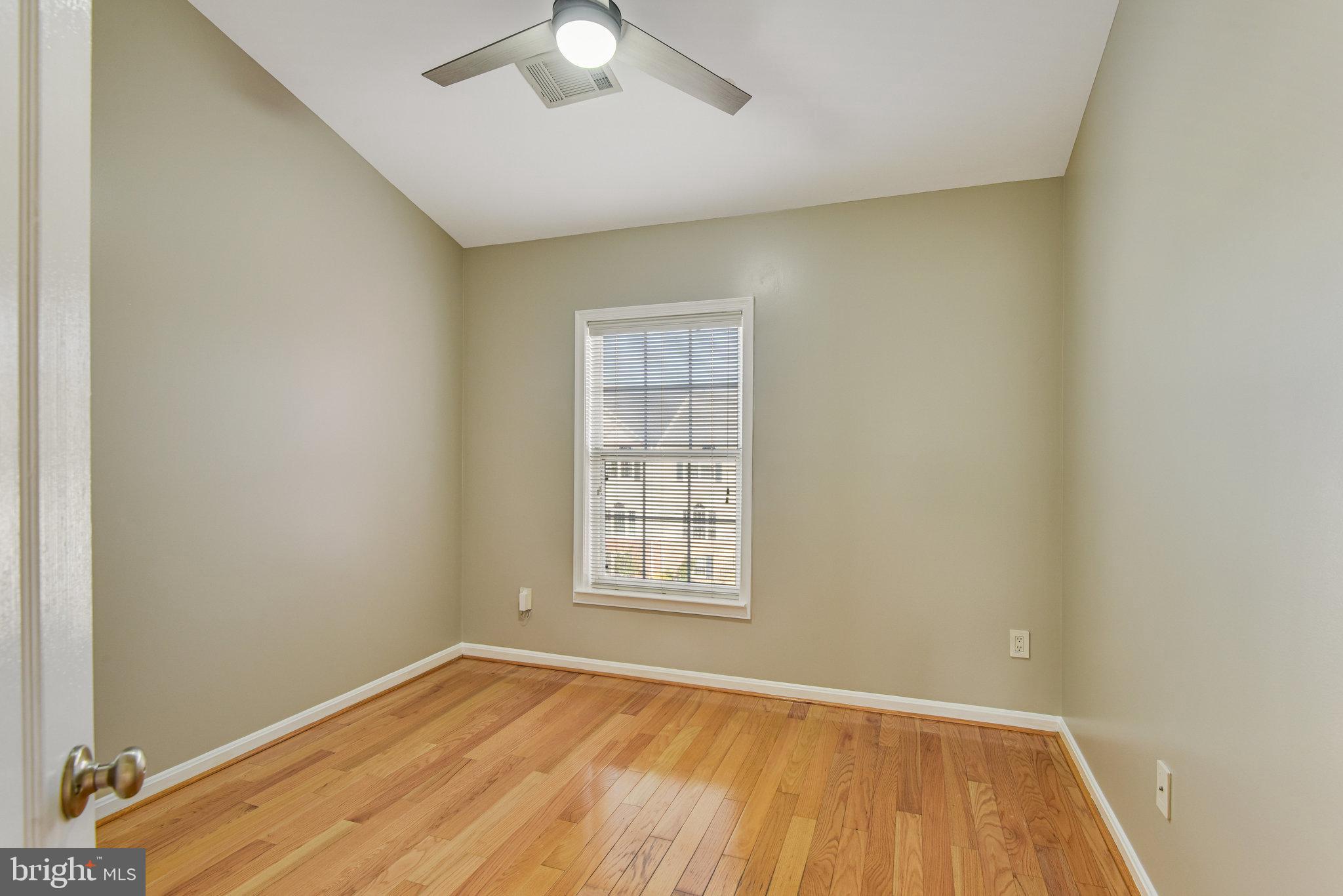 44901 Point Bay Terrace Ashburn, VA 20147 - Photo 27 of 43