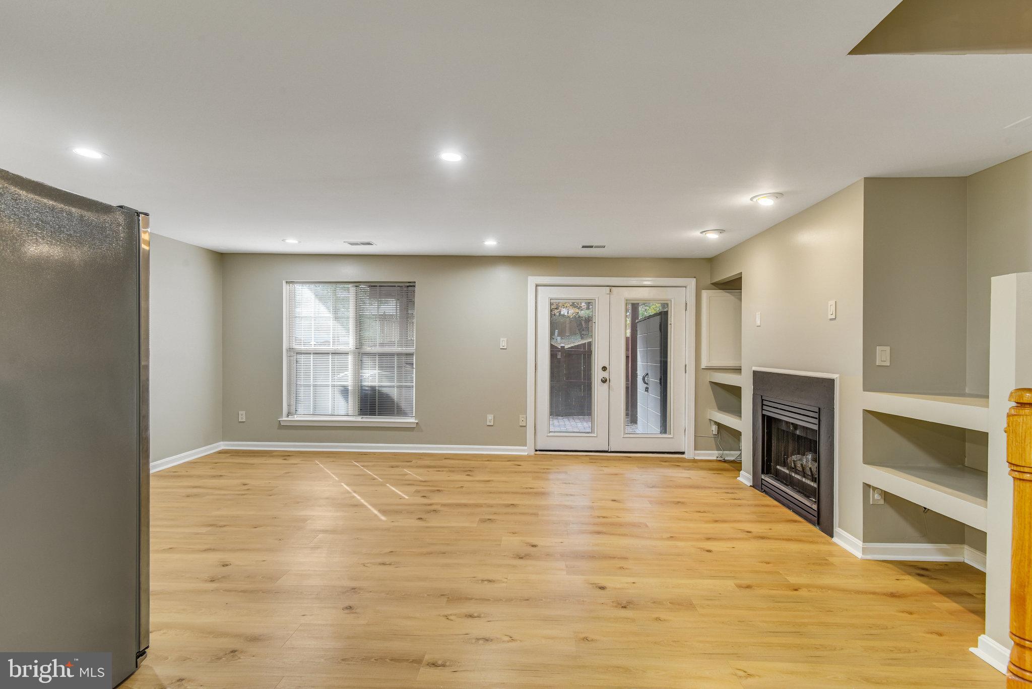 44901 Point Bay Terrace Ashburn, VA 20147 - Photo 10 of 43
