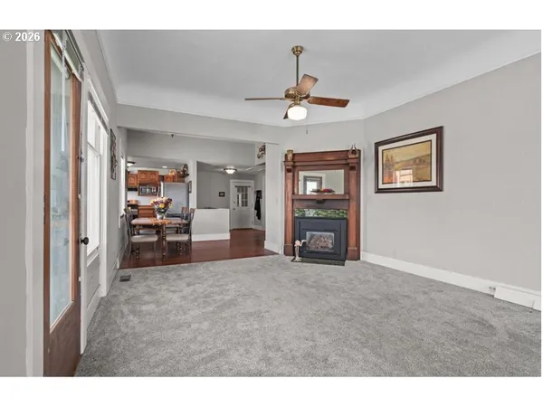 $575,000 | 406 West C Street, Rainier, OR 97048