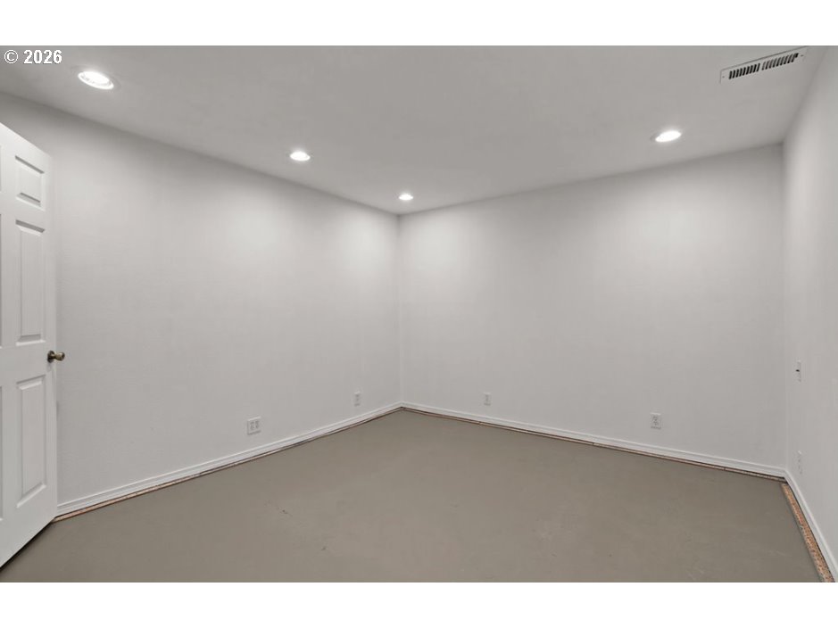 406 West C Street Rainier, OR 97048 - Photo 40 of 48 a view of room