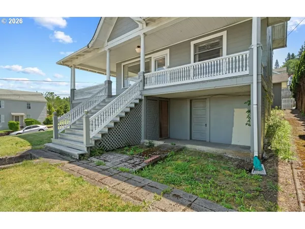 $575,000 | 406 West C Street, Rainier, OR 97048