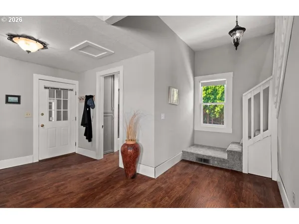 $575,000 | 406 West C Street, Rainier, OR 97048