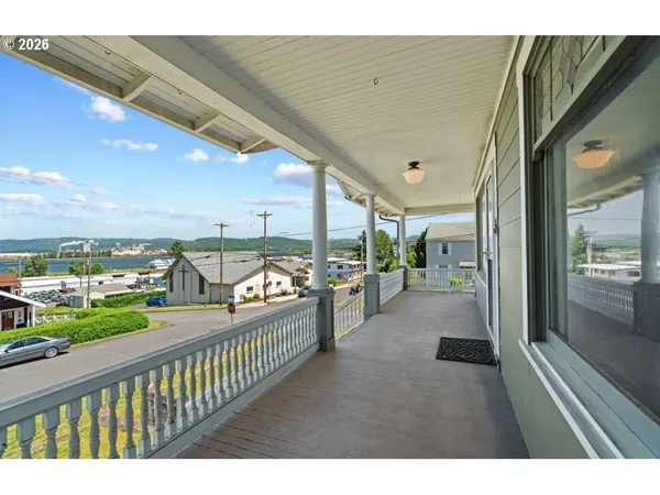 $575,000 | 406 West C Street, Rainier, OR 97048
