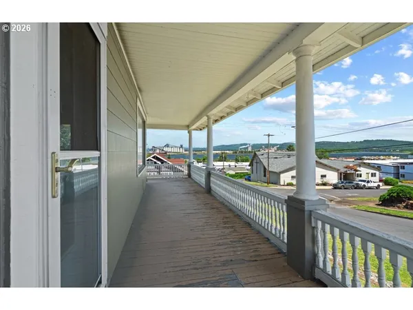 $575,000 | 406 West C Street, Rainier, OR 97048