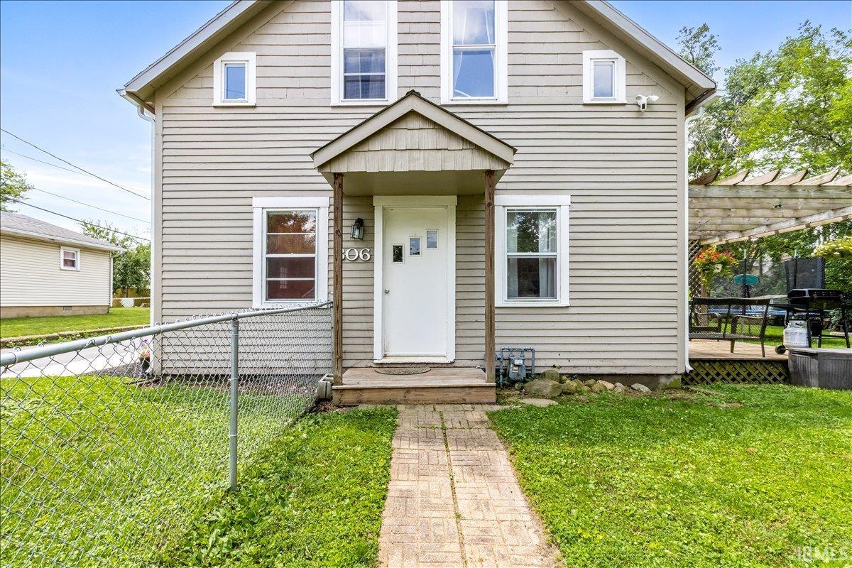 306 Best Street Winchester, IN 47394 - Photo 4 of 32