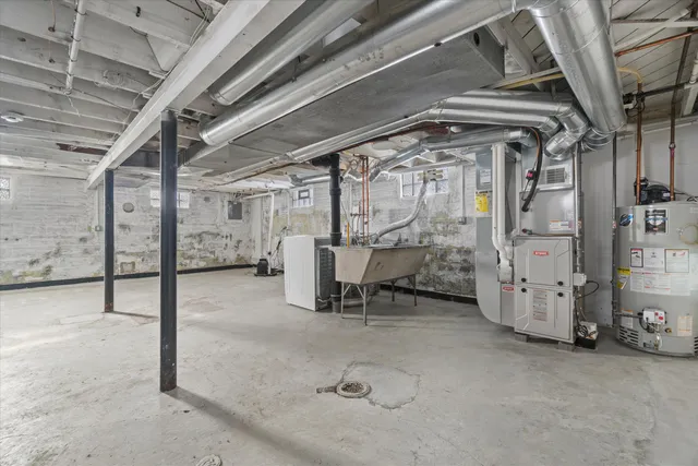 $279,900 | 2319 East Eden Place, St. Francis, WI 53235