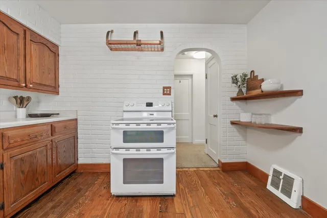 $279,900 | 2319 East Eden Place, St. Francis, WI 53235