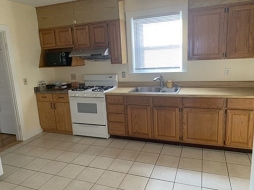 32 Harding Avenue Malden, MA 02148 - Photo 13 of 16