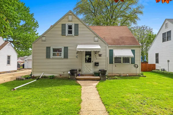 $249,900 | 1932 North Division Street, Appleton, WI 54911