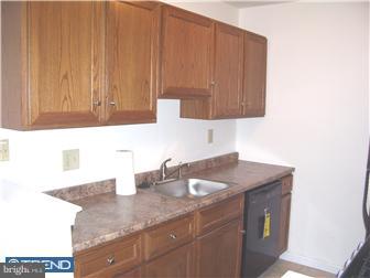 289 Tavistock Cherry Hill, NJ 08034 - Photo 5 of 12 Kitchen