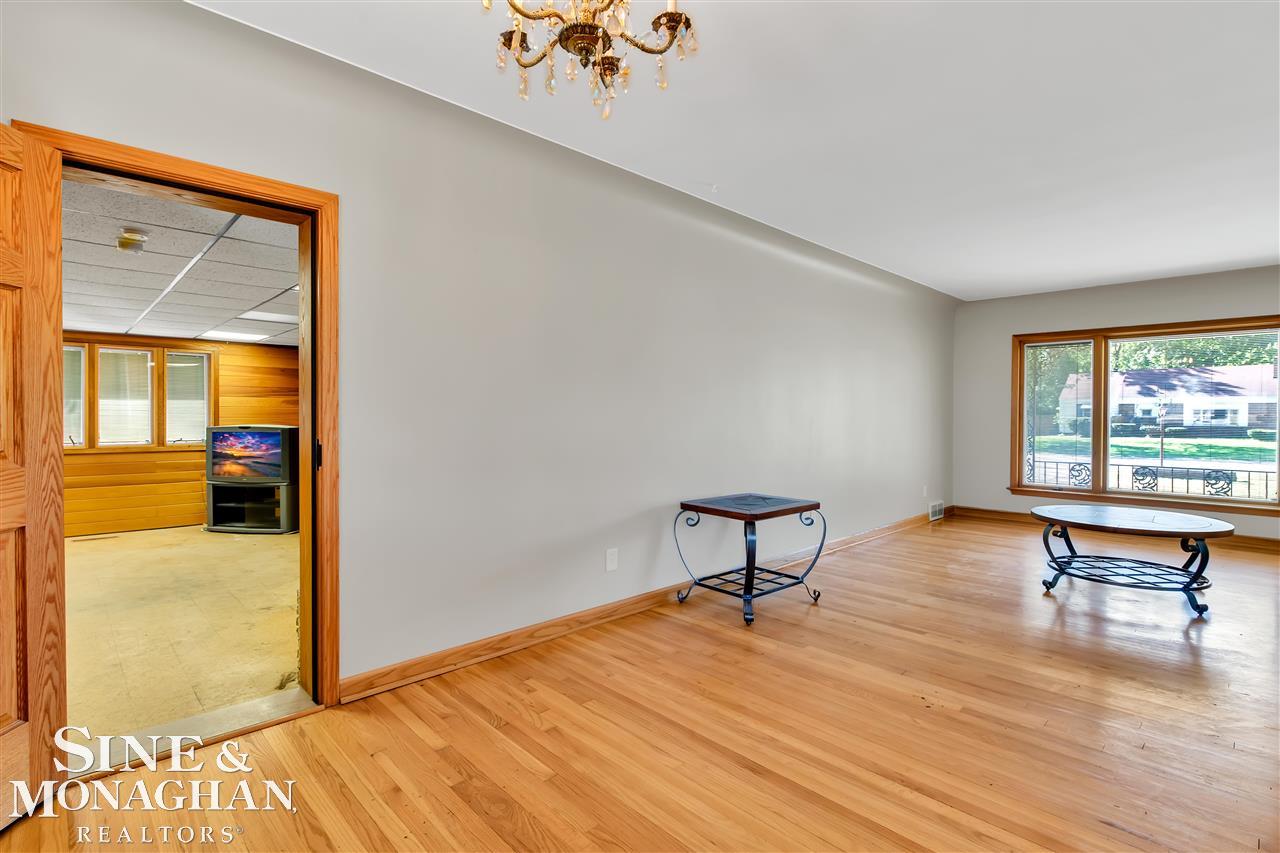8701 Clinton River Road Sterling Heights, MI 48314 - Photo 5 of 32 50066110-4.JPG