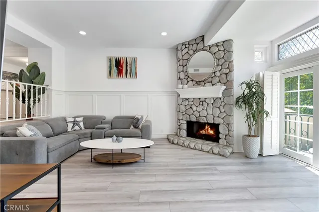 $1,395,000 | 19305 Champion Lane, Huntington Beach, CA 92648