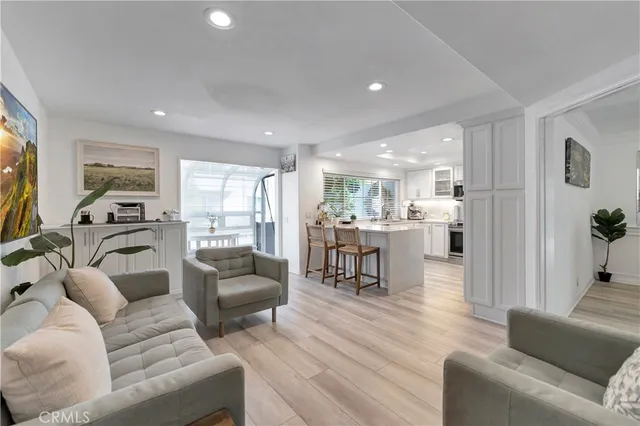 $1,395,000 | 19305 Champion Lane, Huntington Beach, CA 92648