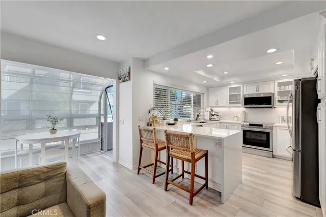 $1,395,000 | 19305 Champion Lane, Huntington Beach, CA 92648