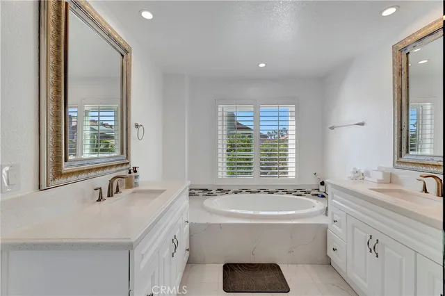 $1,395,000 | 19305 Champion Lane, Huntington Beach, CA 92648