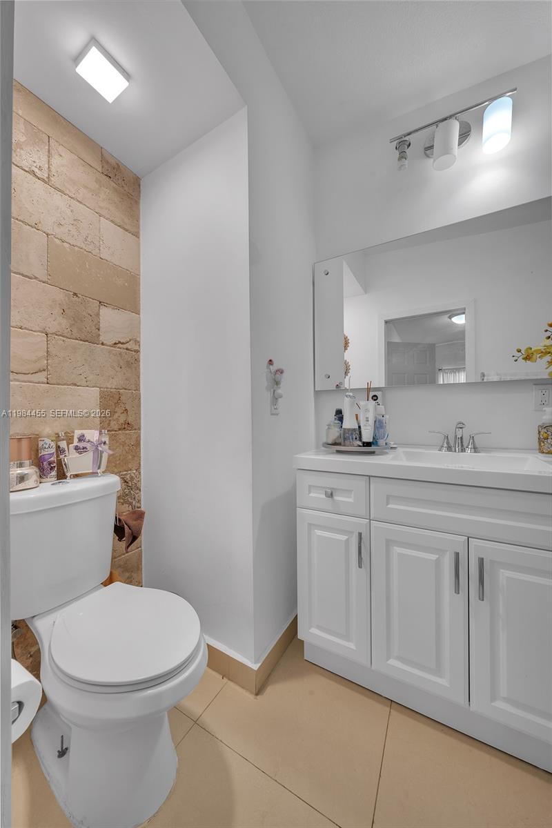 213 West 20th Street Hialeah, FL 33010 - Photo 12 of 21