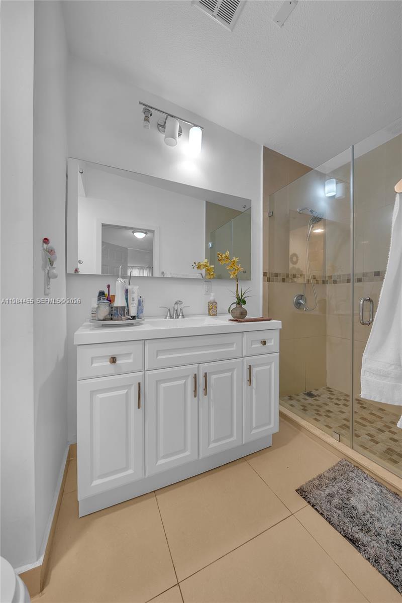 213 West 20th Street Hialeah, FL 33010 - Photo 13 of 21