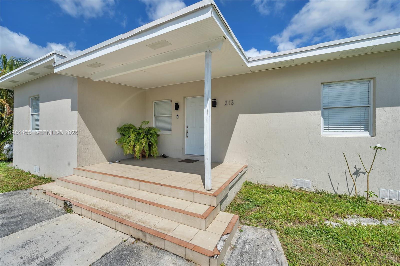 213 West 20th Street Hialeah, FL 33010 - Photo 2 of 21