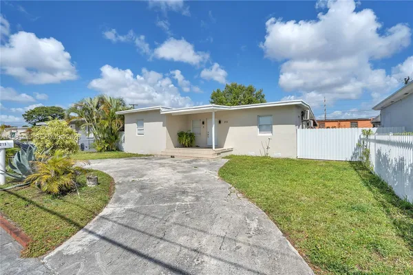 $680,000 | 213 West 20th Street, Hialeah, FL 33010