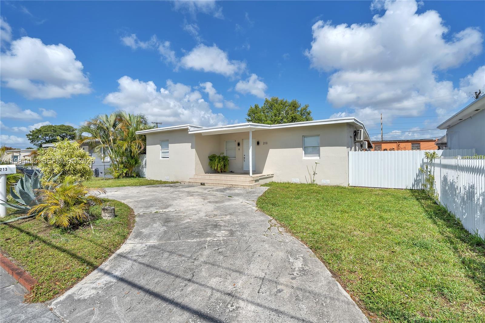 213 West 20th Street Hialeah, FL 33010 - Photo 4 of 21