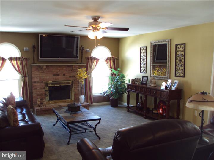 20 Swallow Road Southampton, PA 18966 - Photo 10 of 19 Family Room