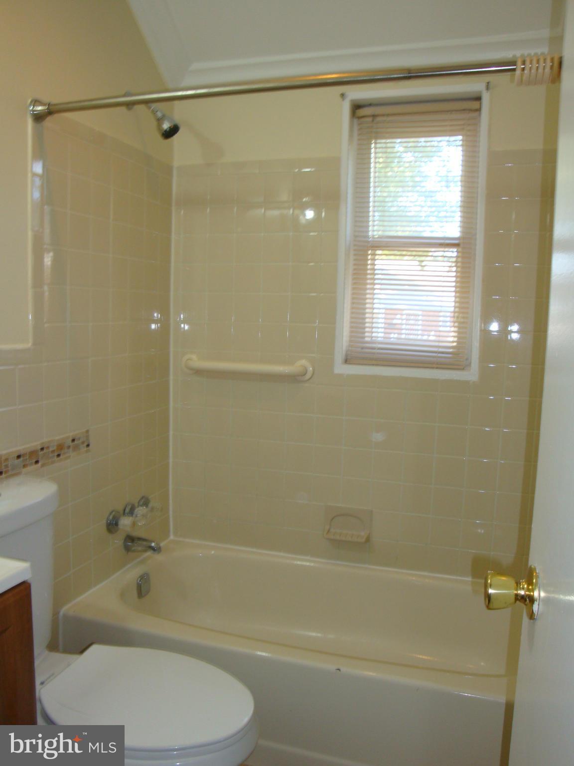 12528 Epping Court Silver Spring, MD 20906 - Photo 9 of 14 Bath