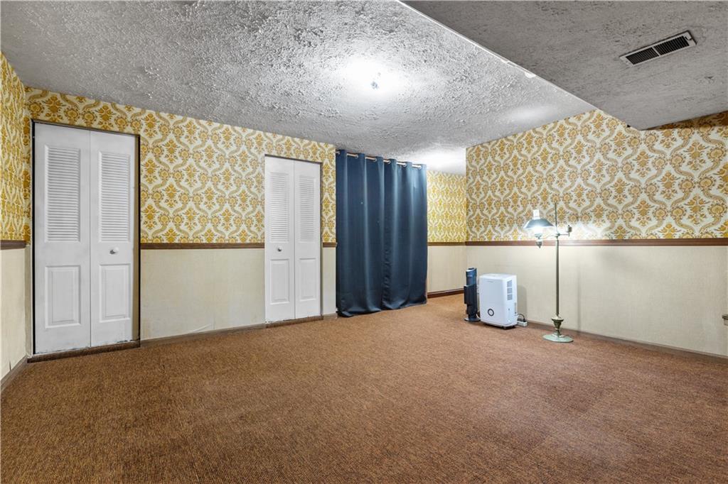 5895 Tuscarawas Road Beaver, PA 15009 - Photo 20 of 23 an empty room with windows
