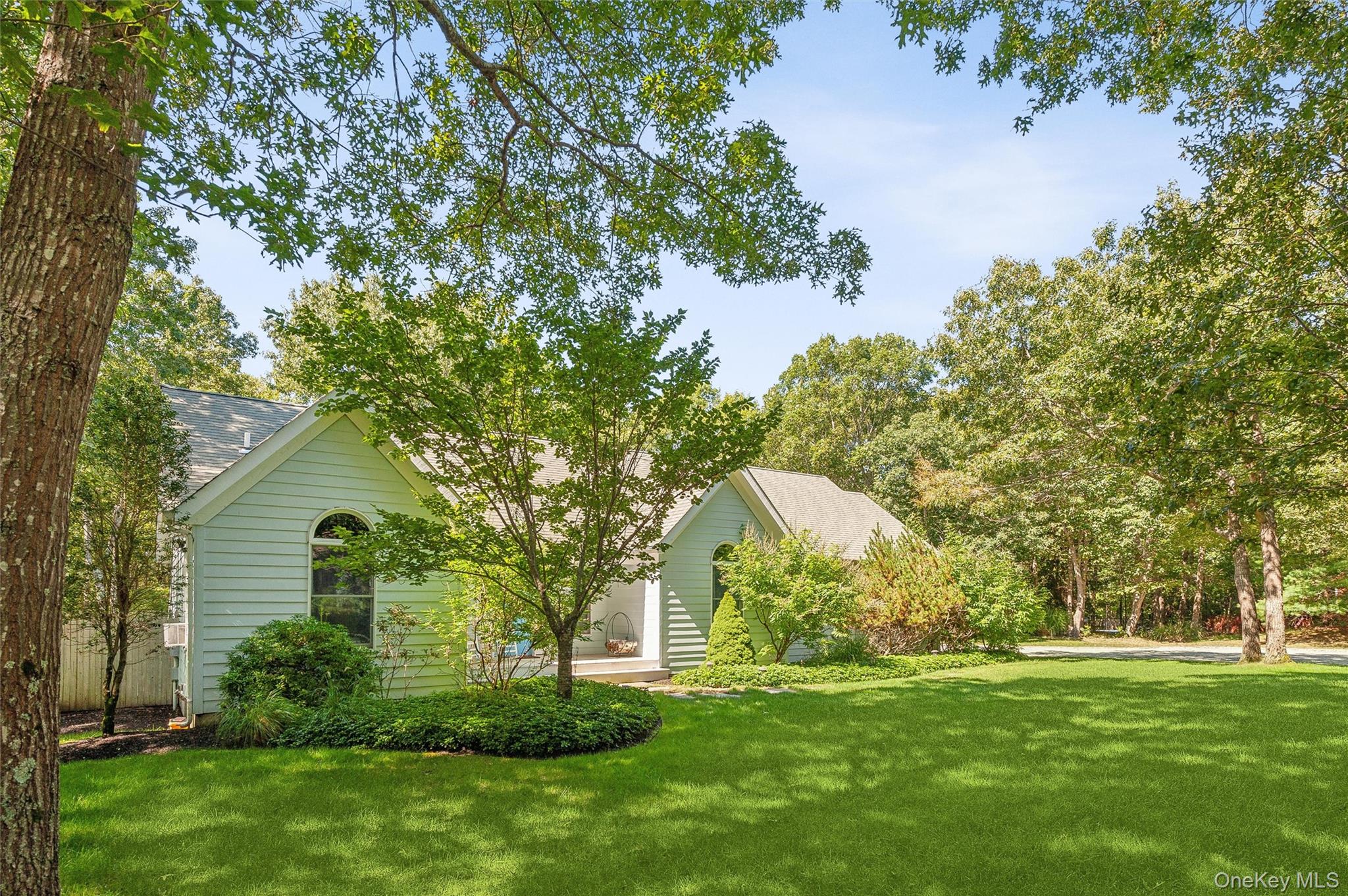 14 Hildreth Road Hampton Bays, NY 11946 - Photo 28 of 29 View of yard