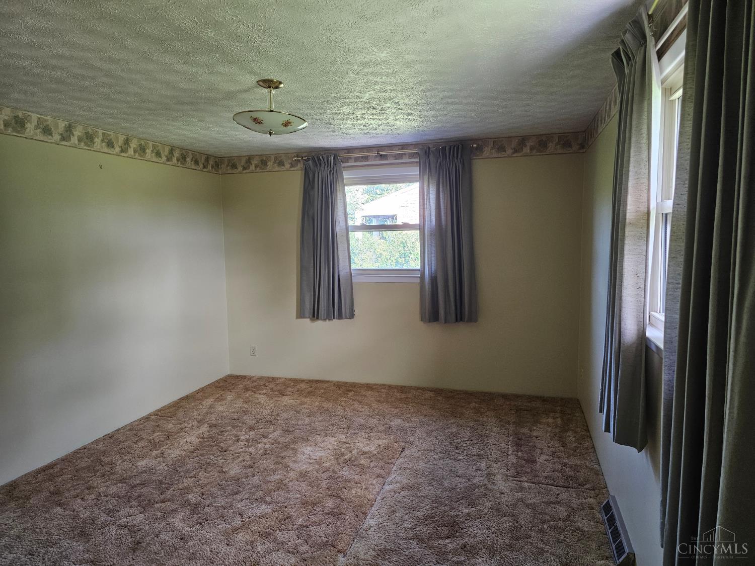 9773 West Road Harrison, OH 45030 - Photo 20 of 50 Primary bedroom