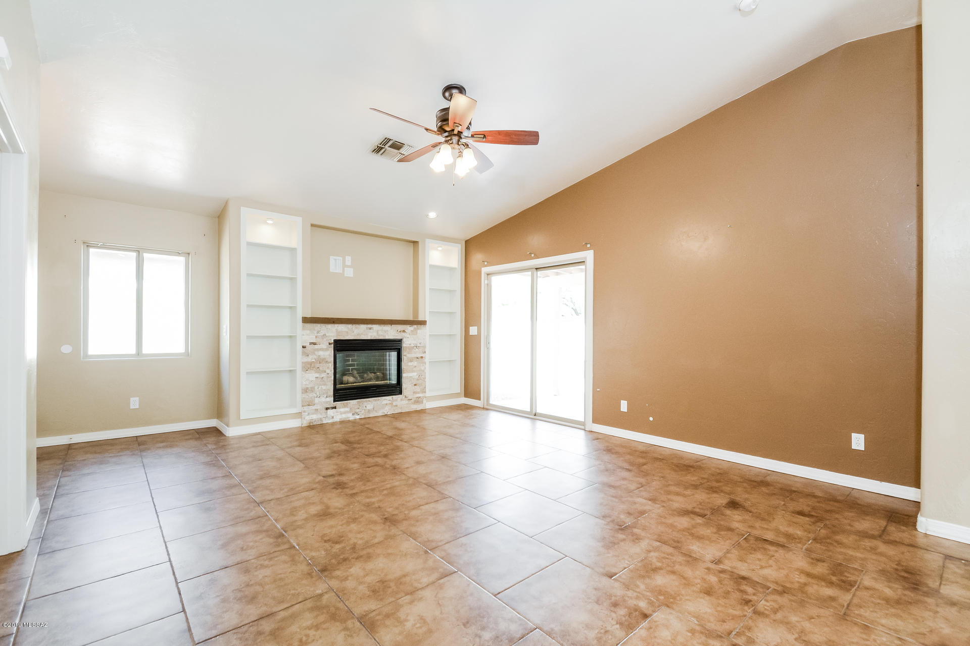 8353 South Bainbridge Road Tucson, AZ 85747 - Photo 8 of 24