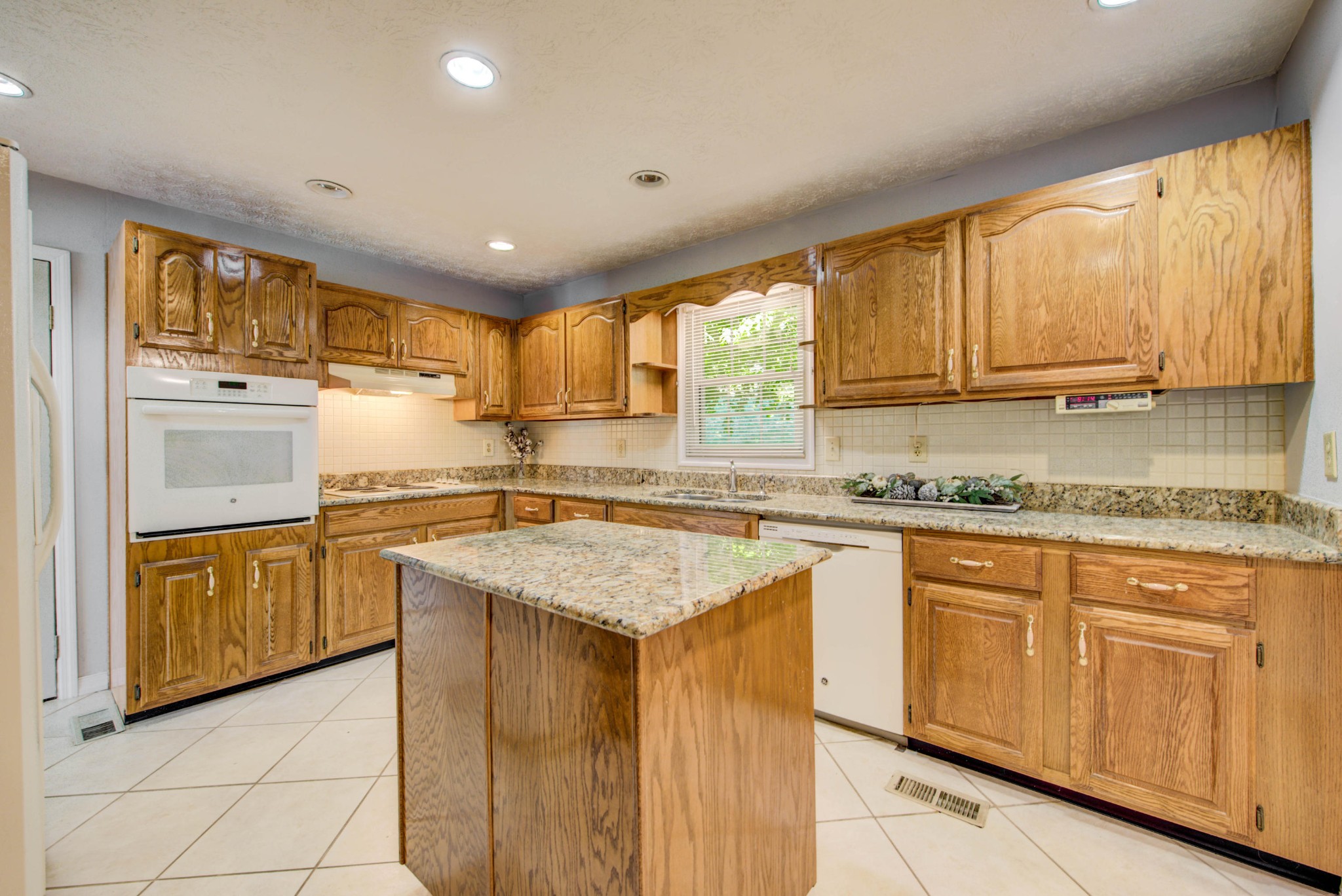 8928 West Simpson Road Knoxville, TN 37920 - Photo 5 of 31 Gallery Image 5