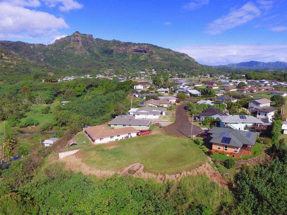 173 Eggerking Road Kapaa, HI 96746 - Photo 1 of 11 a view of a city