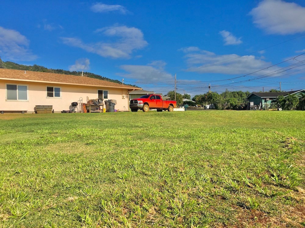 173 Eggerking Road Kapaa, HI 96746 - Photo 8 of 11 a view of a house with a big yard